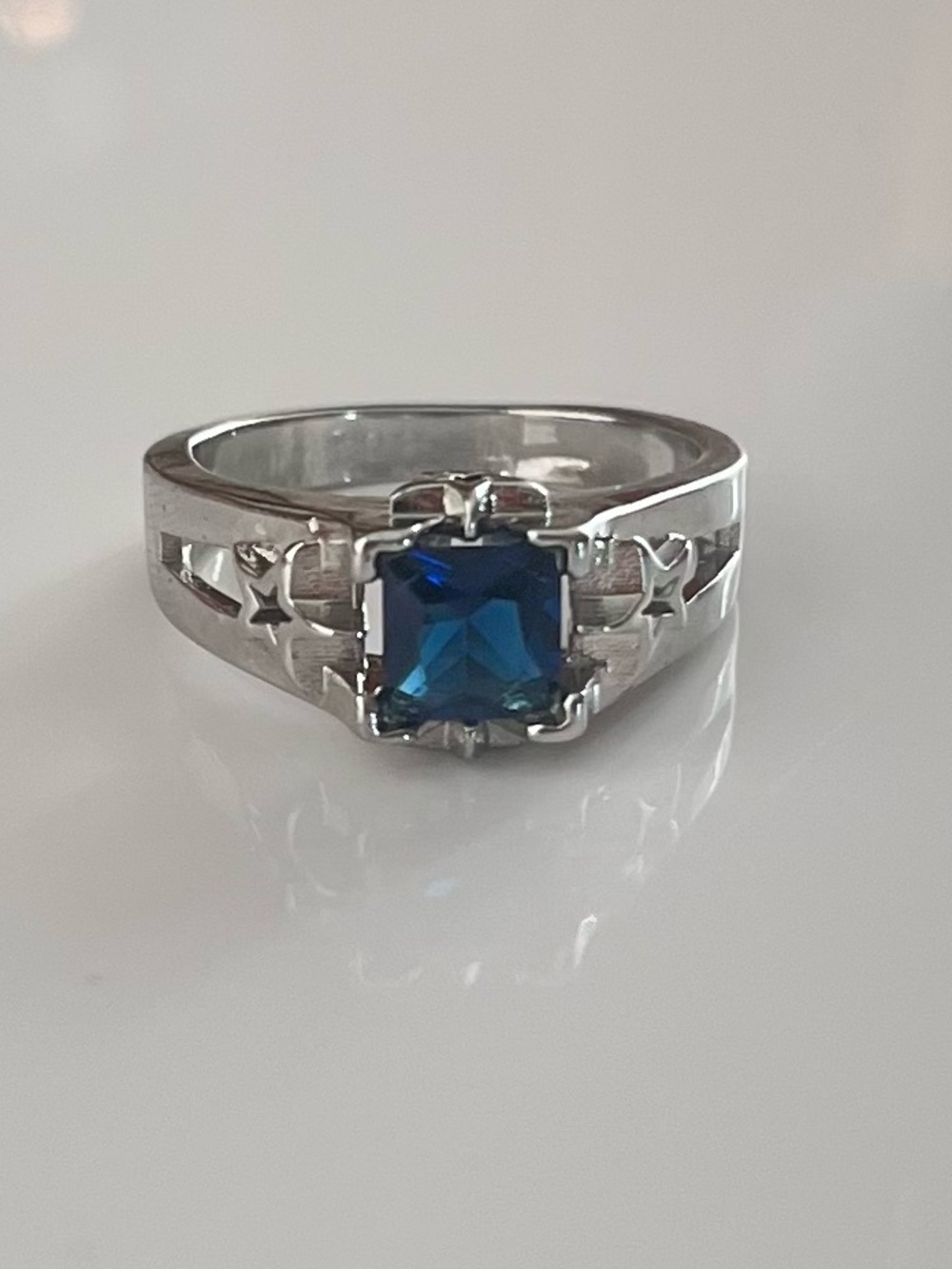 925 Sterling Silver Blue Topaz Star Ring